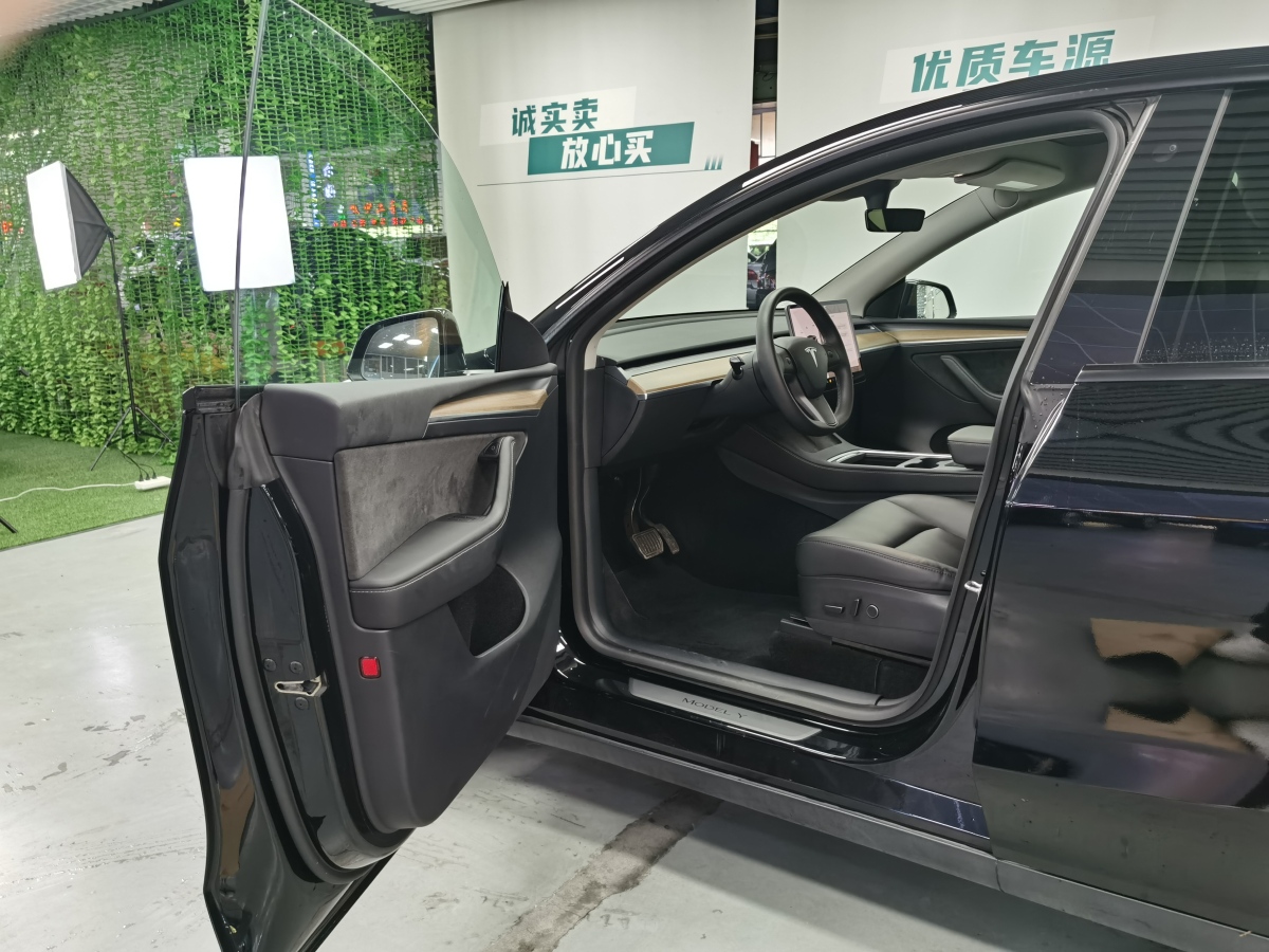 特斯拉 Model 3  2022款 后輪驅(qū)動版圖片