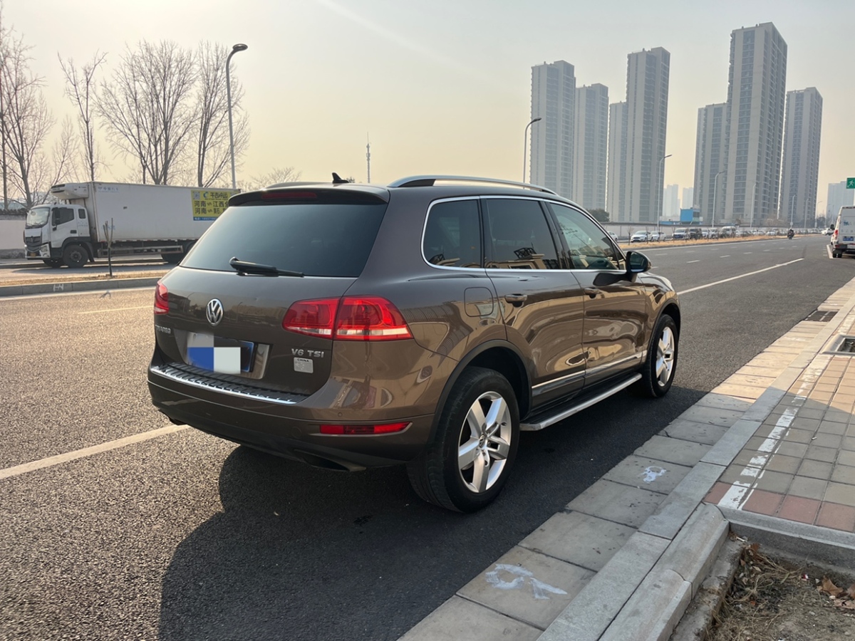 大眾 途銳  2013款 3.0TSI 限量奢華版圖片