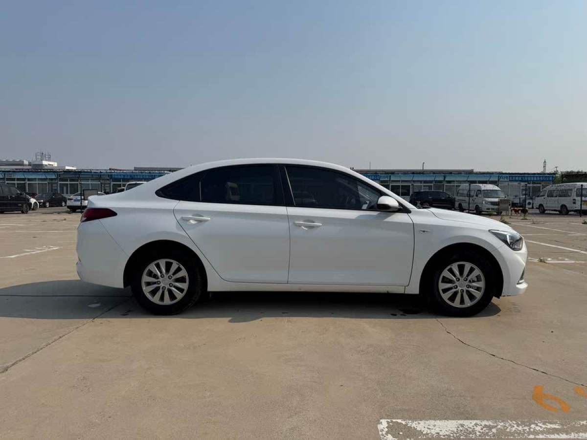 現(xiàn)代 悅動(dòng)  2020款 1.6L 自動(dòng)悅目版GL圖片