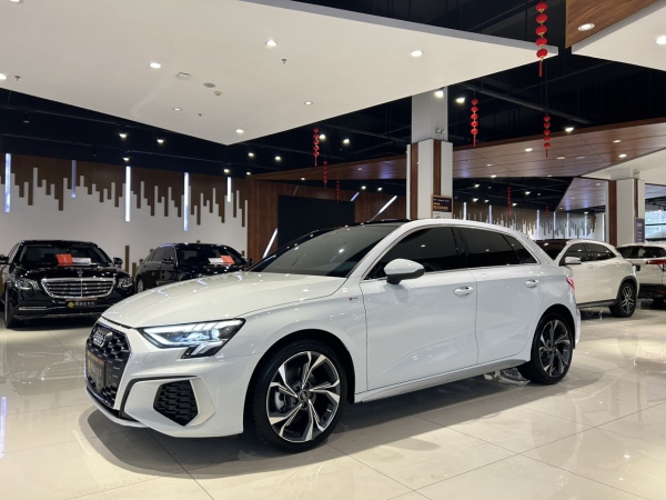 奥迪 奥迪A3  2022款 Sportback 35 TFSI 豪华运动型