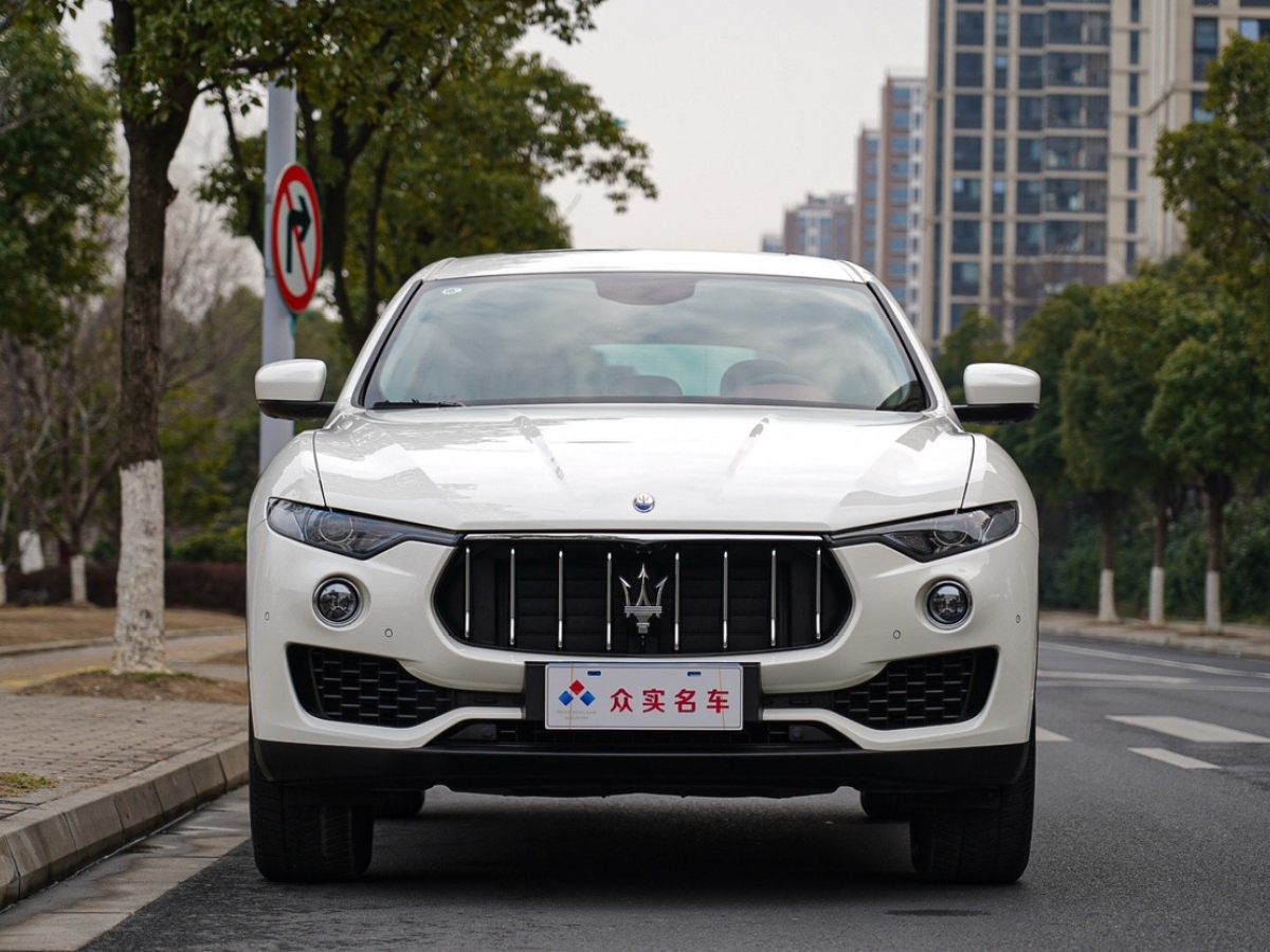 瑪莎拉蒂 Levante 2018款 3.0T 標(biāo)準(zhǔn)版圖片