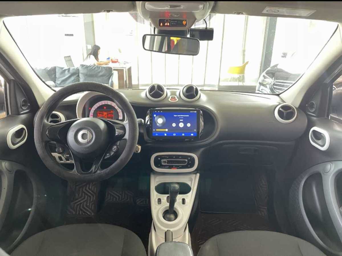 smart forfour  2016款 1.0L 52千瓦靈動(dòng)版圖片