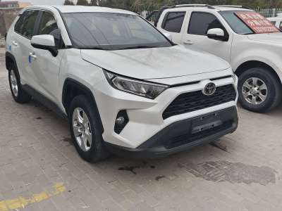 2021年6月 豐田 RAV4榮放 2.0L CVT兩驅(qū)風尚版圖片