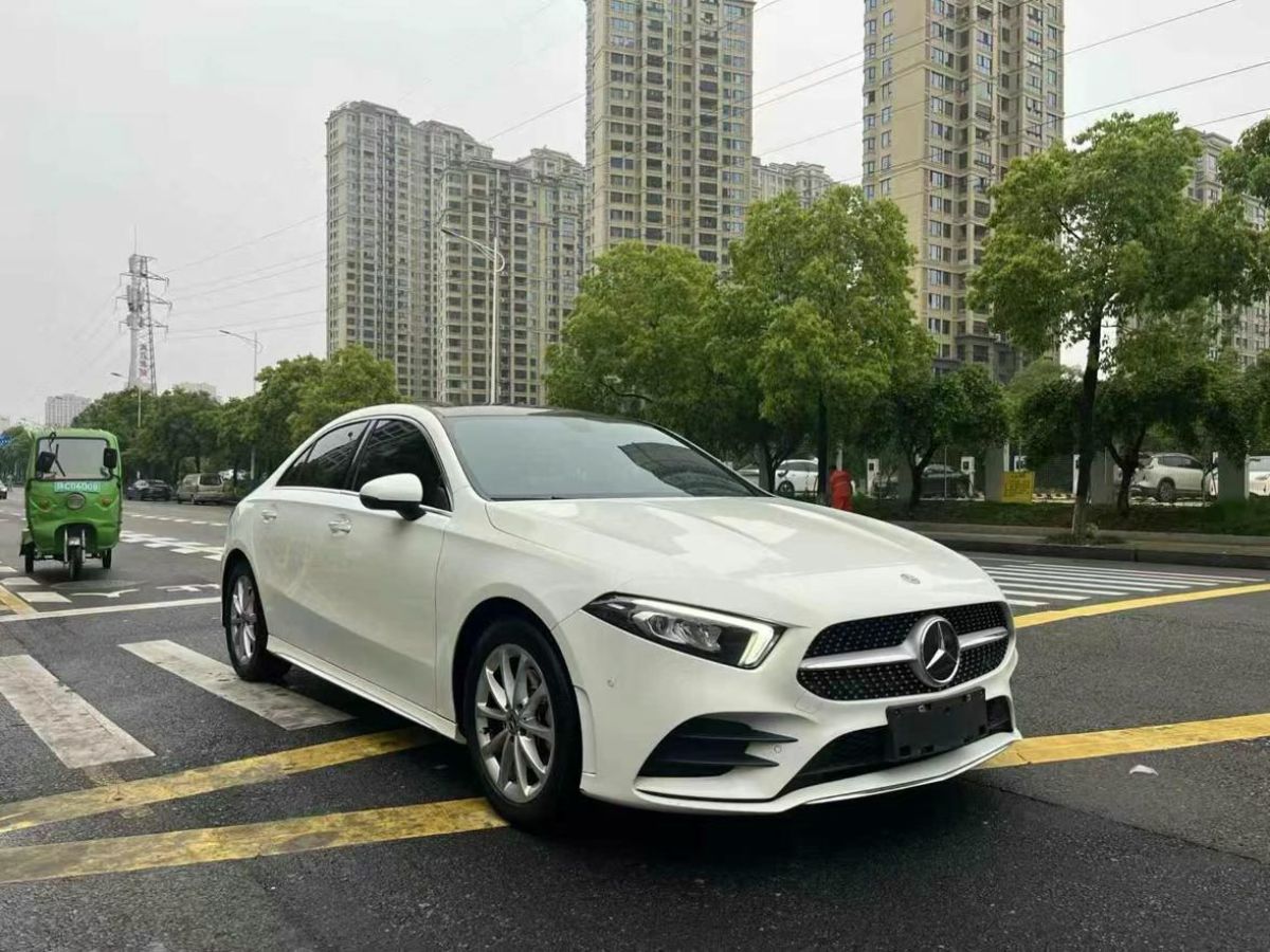 奔馳 奔馳A級(jí)  2019款  改款 A 180 L圖片