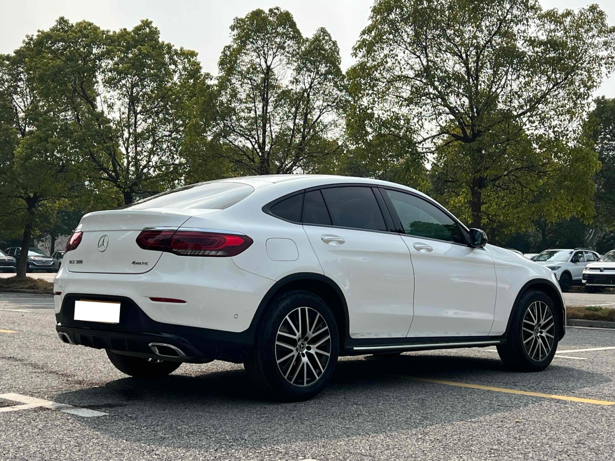 奔馳 奔馳GLC  2022款 改款 GLC 300 4MATIC 轎跑SUV圖片