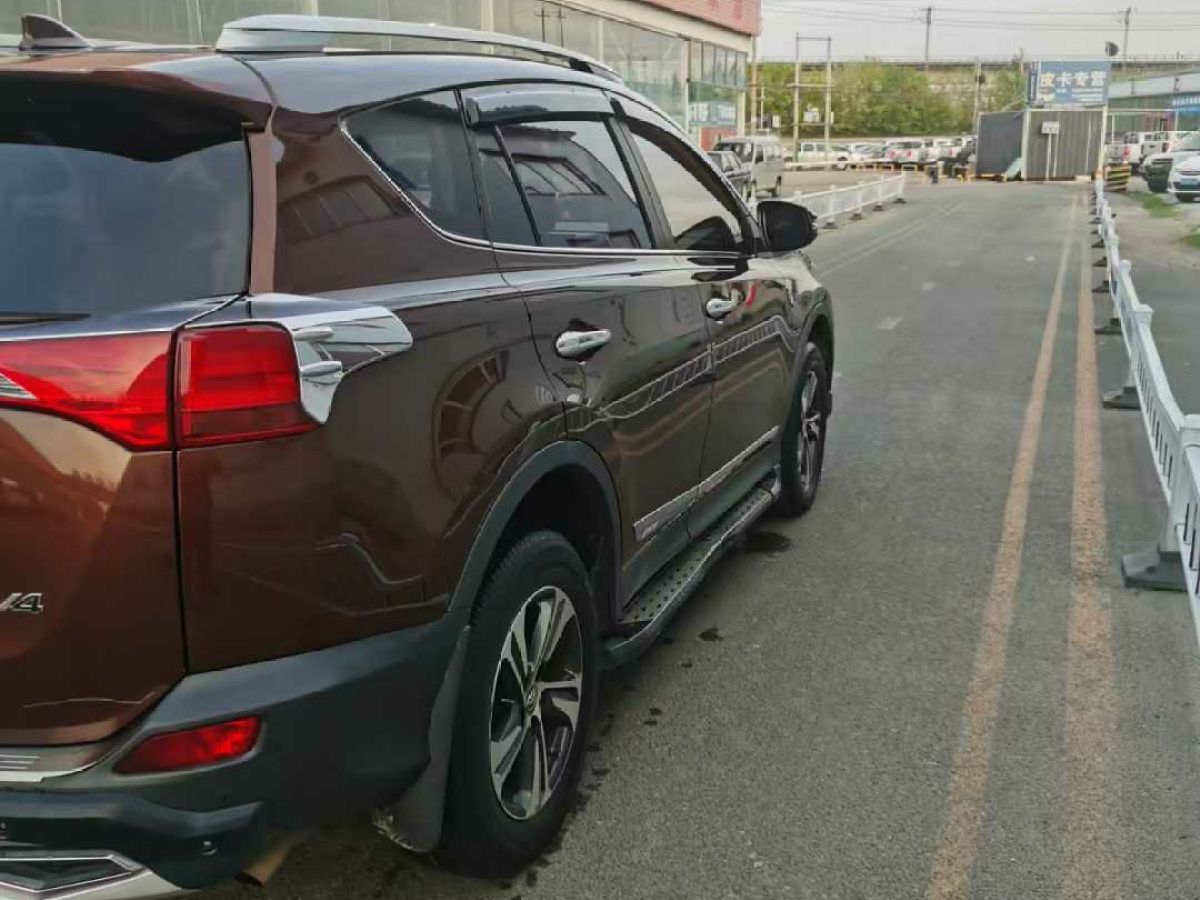 豐田 RAV4榮放  2015款 2.0L CVT兩驅(qū)都市版圖片
