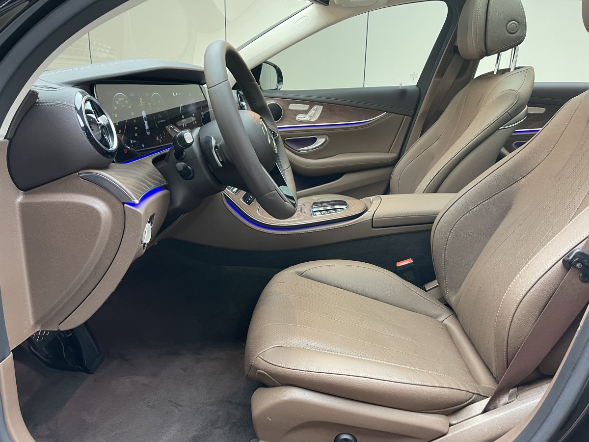 奔馳 奔馳E級  2023款 改款 E 300 L 時尚型圖片