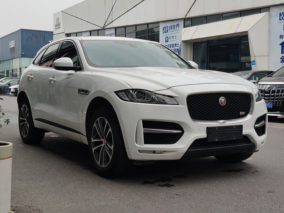 捷豹 F-PACE  2016款 2.0T 兩驅(qū)R-Sport運動版圖片