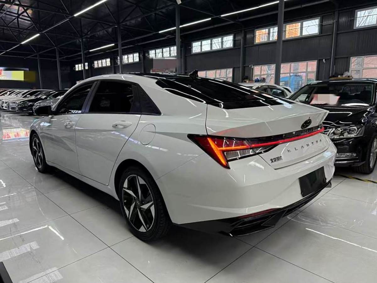 現(xiàn)代 伊蘭特  2021款 1.5L LUX尊貴版圖片