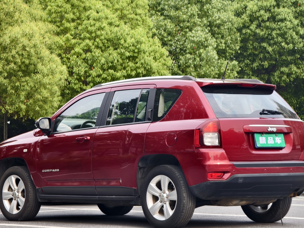 Jeep 指南者  2015款 2.0L 兩驅(qū)運動版圖片