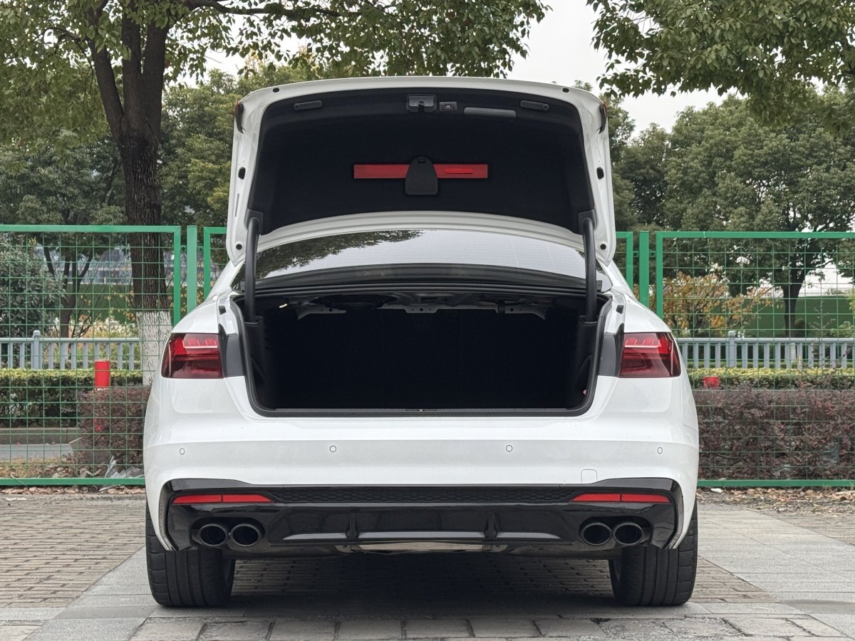 奧迪 奧迪A4L  2020款 45 TFSI quattro 臻選動感型圖片