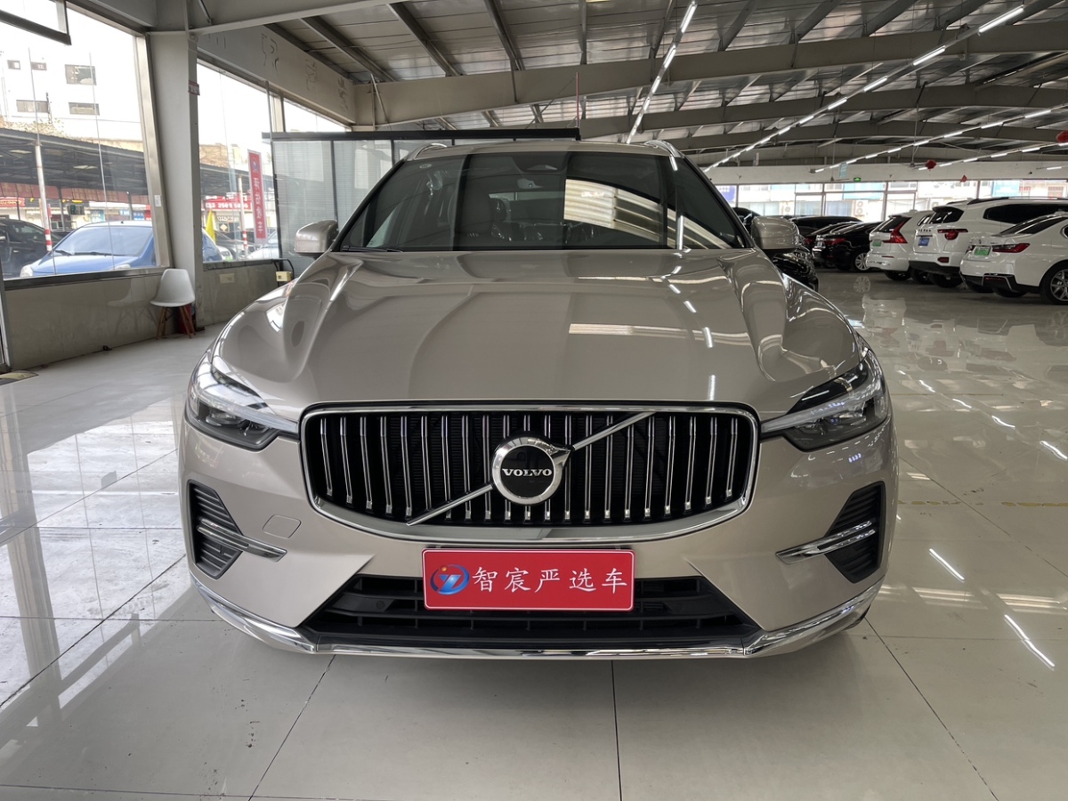 沃爾沃 XC60  2023款 B5 四驅(qū)智遠(yuǎn)豪華版圖片