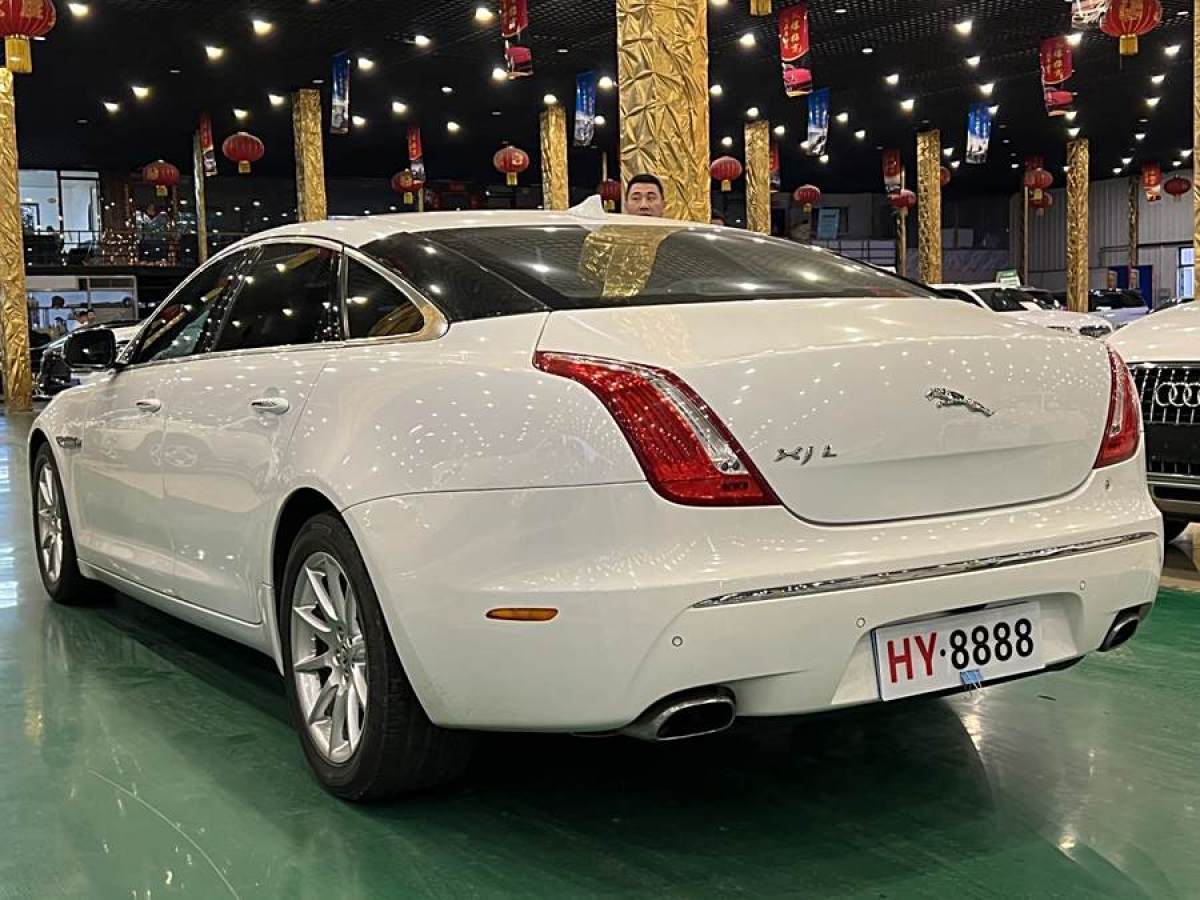 捷豹 XJ  2013款 XJL 2.0T 全景商務(wù)版圖片