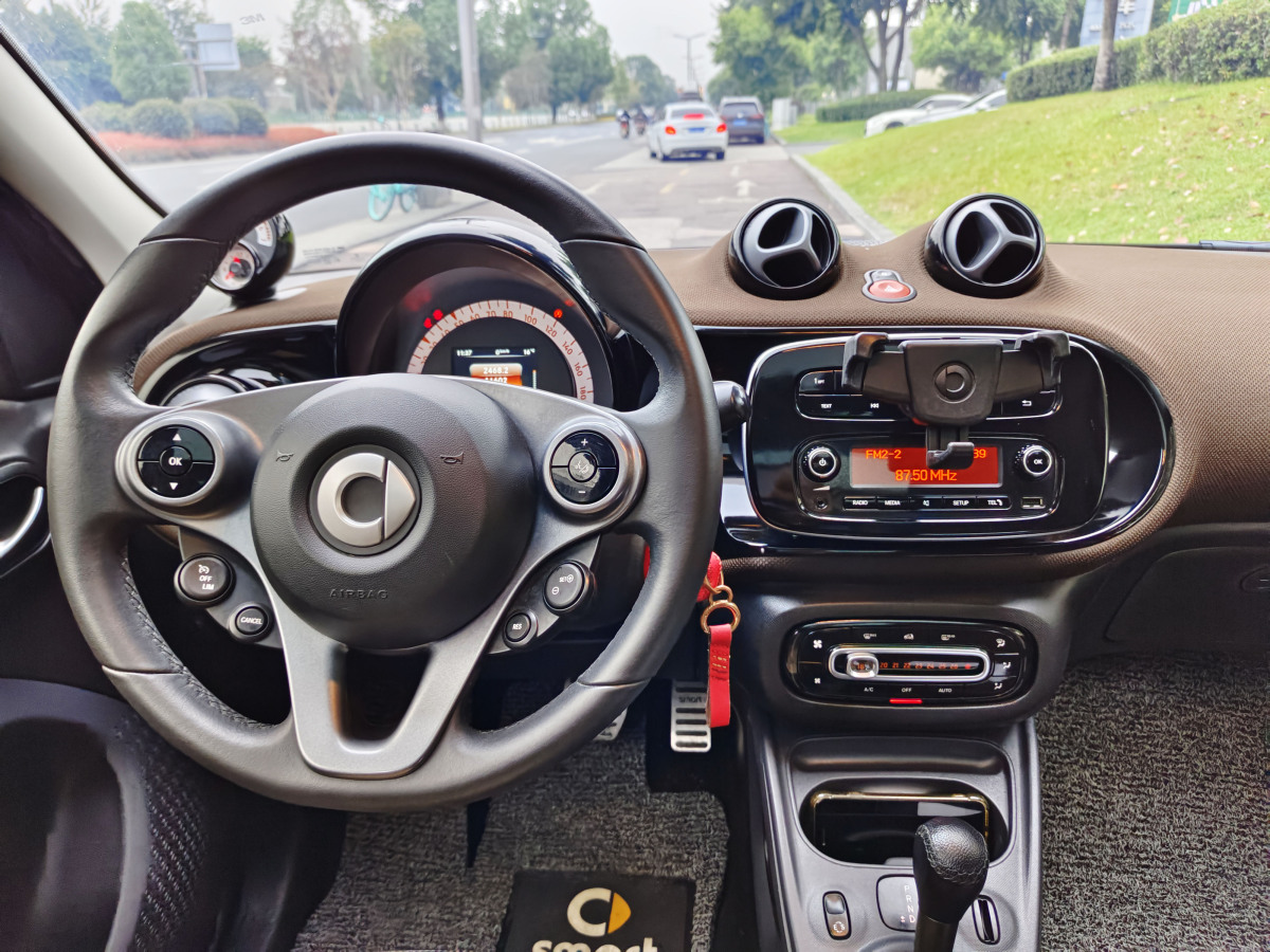 2018年10月smart forfour  2018款 0.9T 66千瓦風(fēng)尚型