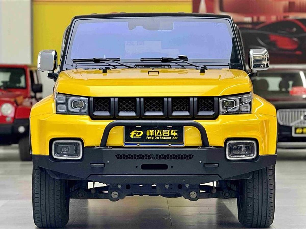 2020年11月北京 BJ40  2020款 2.0T 自動(dòng)四驅(qū)城市獵人版?zhèn)b客型