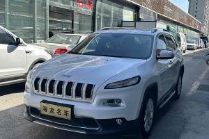 自由光 Jeep 2.0L 優(yōu)越版