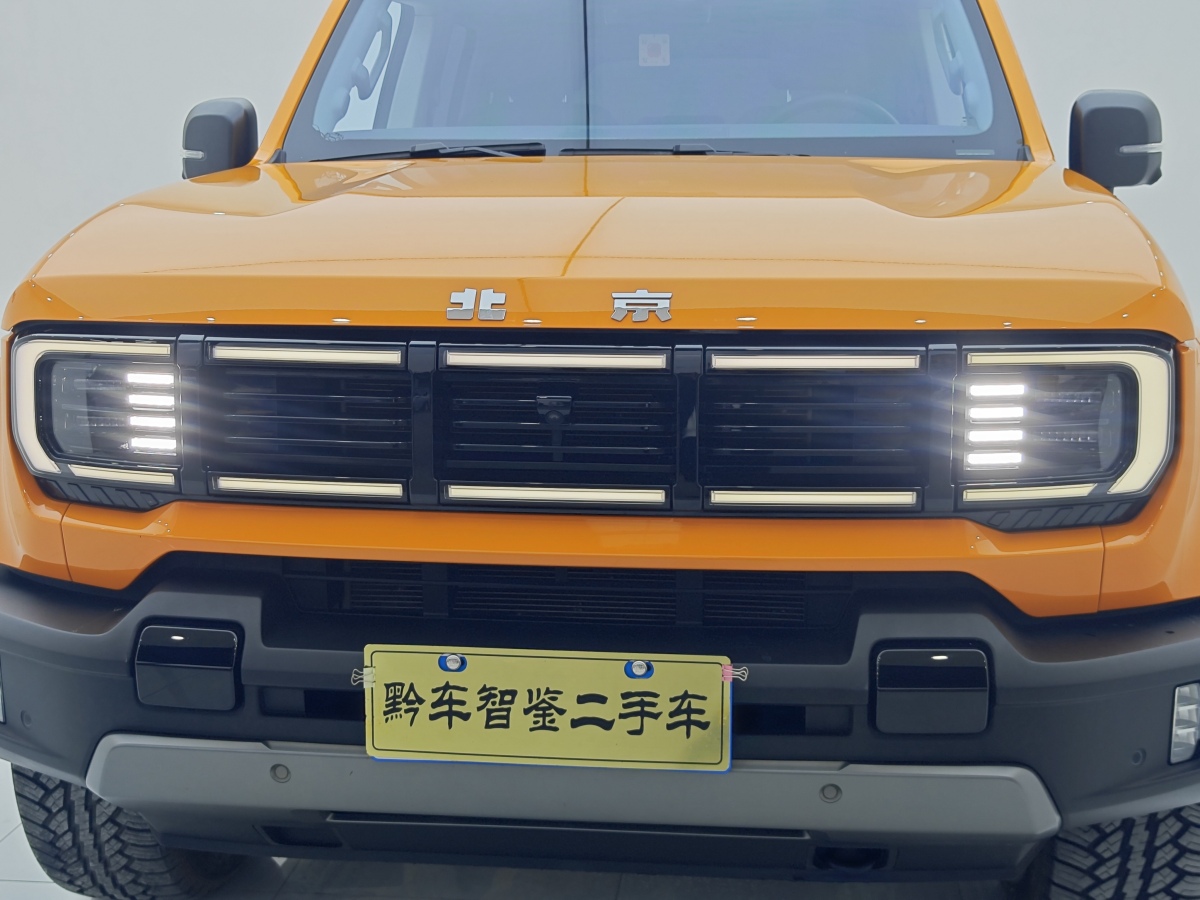 北京 BJ40  2024款 2.0T 城市獵人版 至尊型圖片