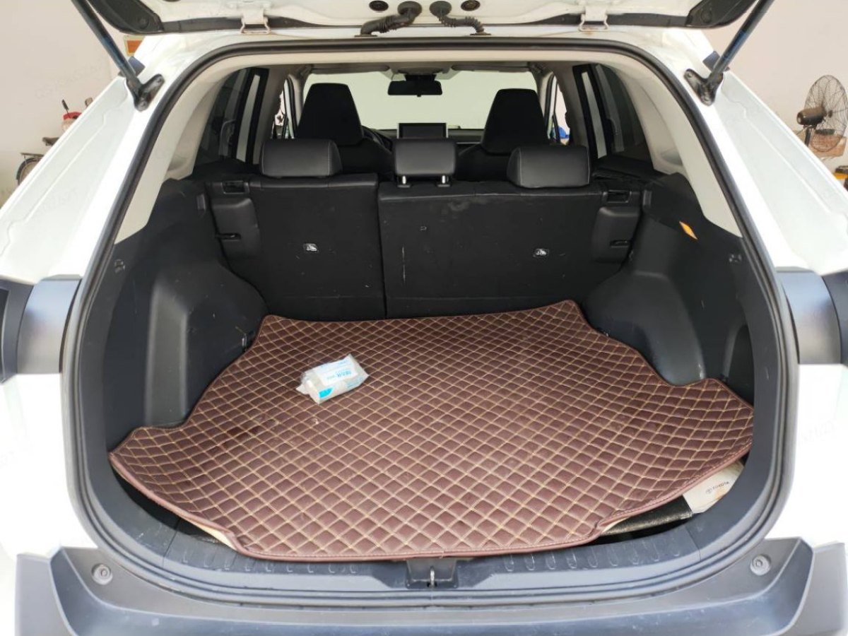 豐田 RAV4  2018款 榮放 2.0L CVT兩驅(qū)風(fēng)尚版圖片