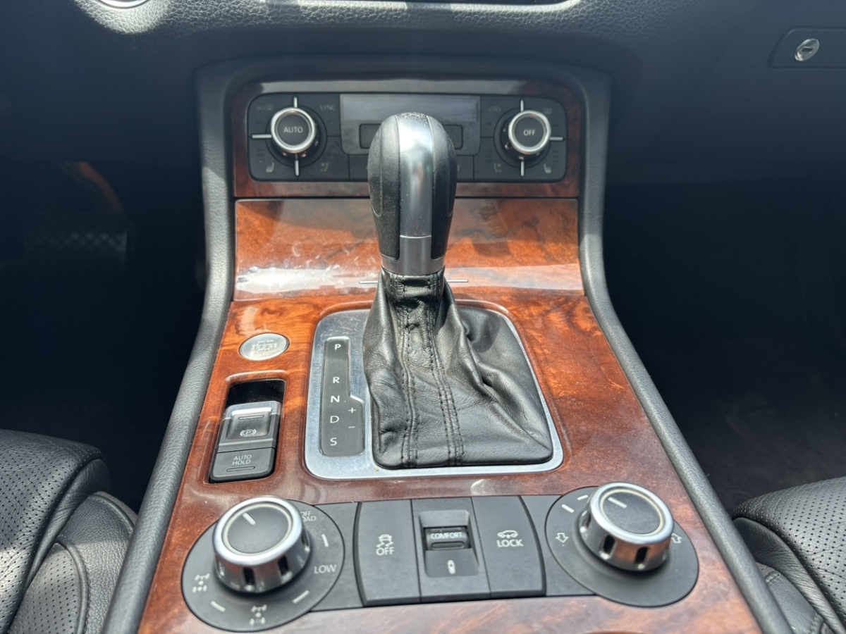 大眾 途銳  2011款 3.0TDI 柴油豪華型圖片