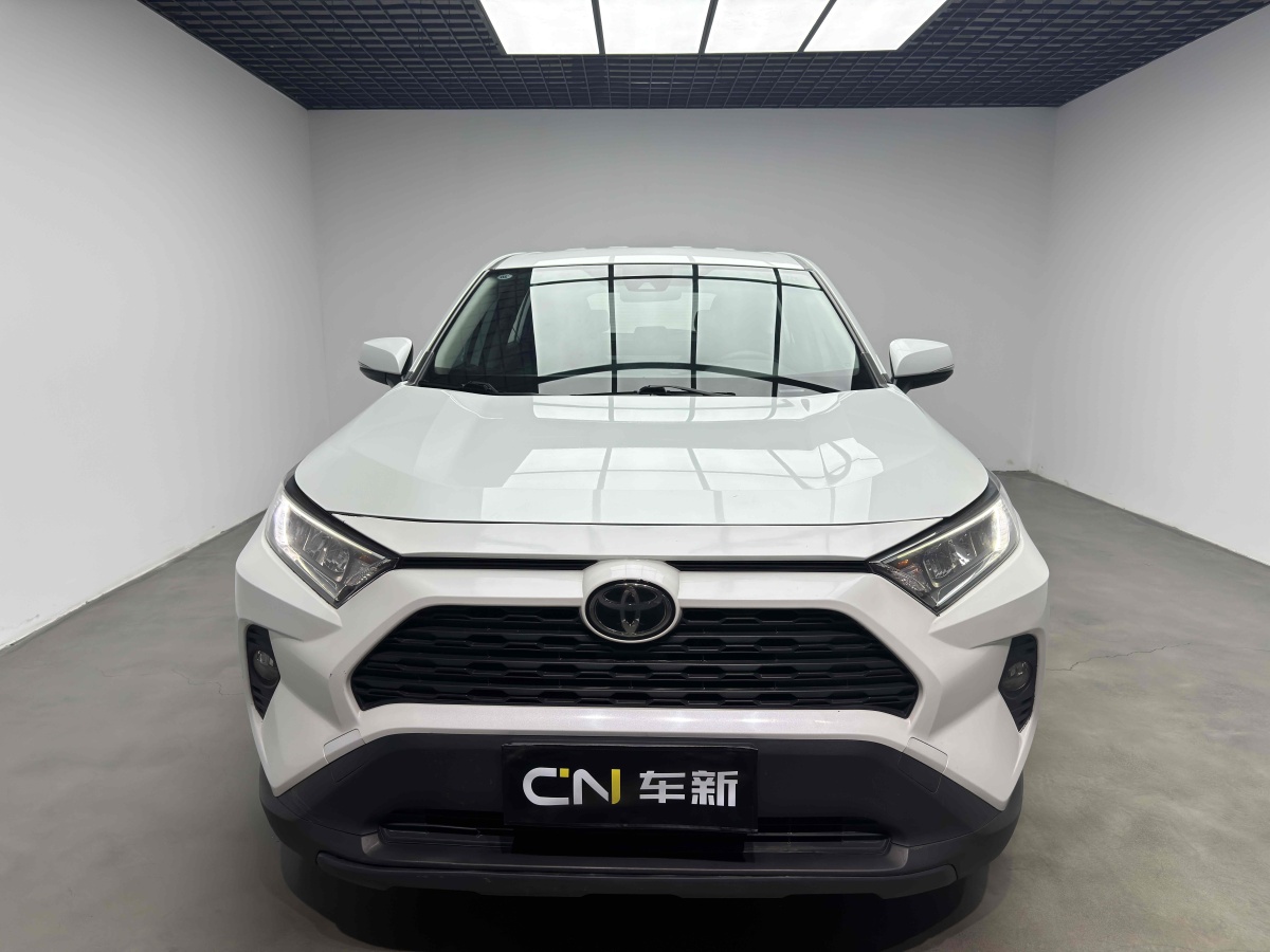 豐田 RAV4  2018款 榮放 2.0L CVT兩驅(qū)都市版圖片