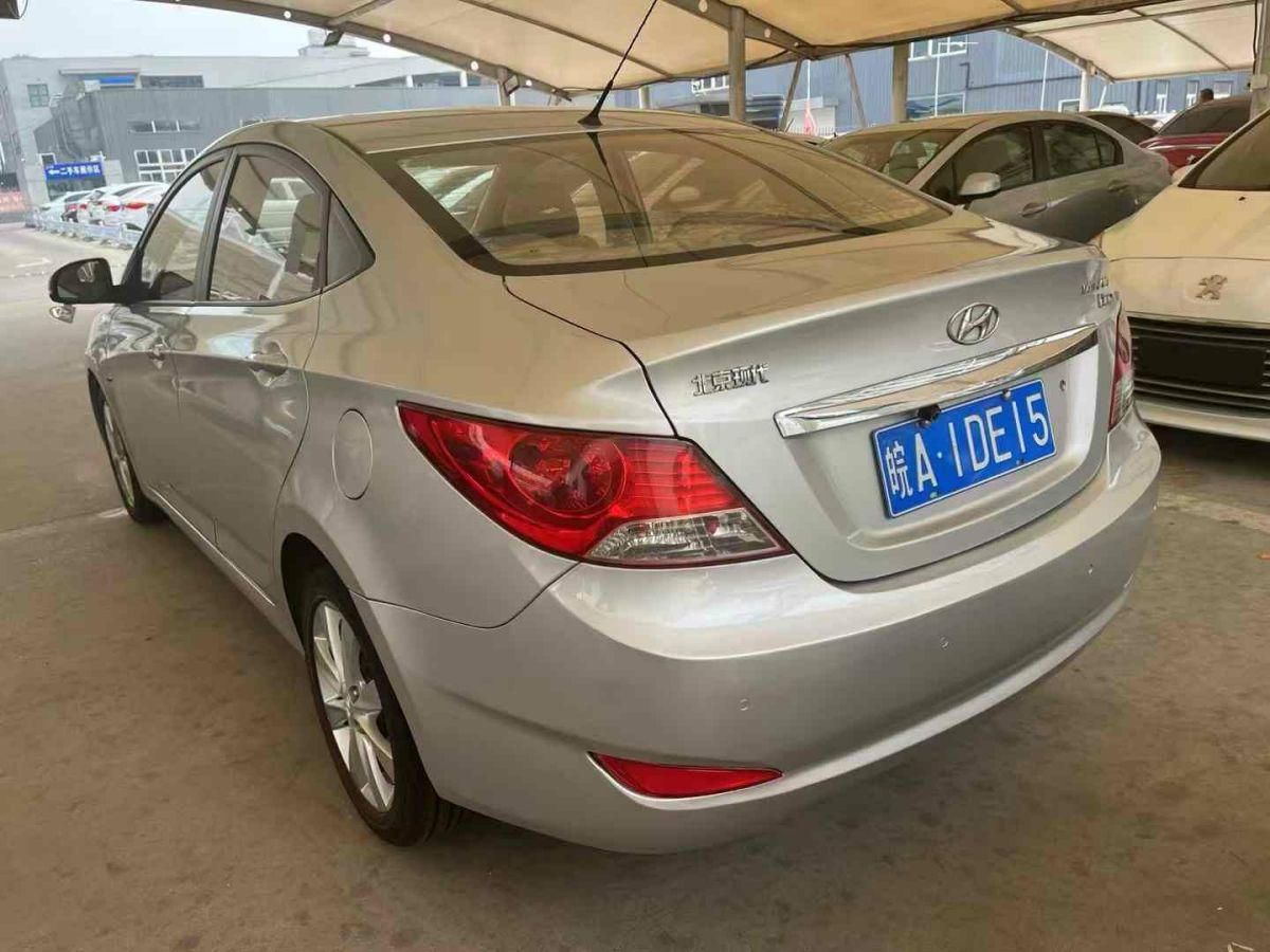 現(xiàn)代 瑞納  2011款 1.4 GT 時尚型圖片