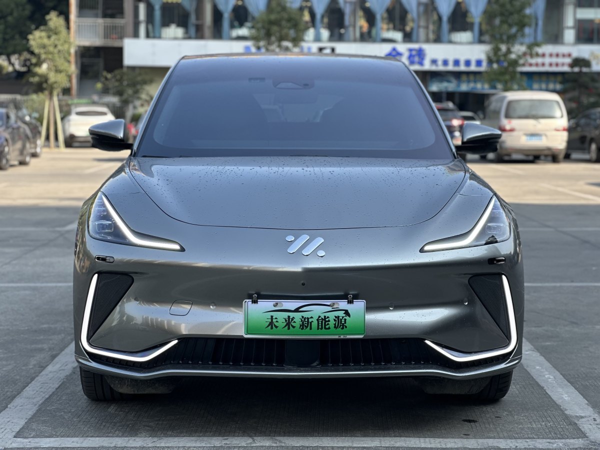 2024年2月智己 智己LS7  2023款 100kWh Lux后驅版