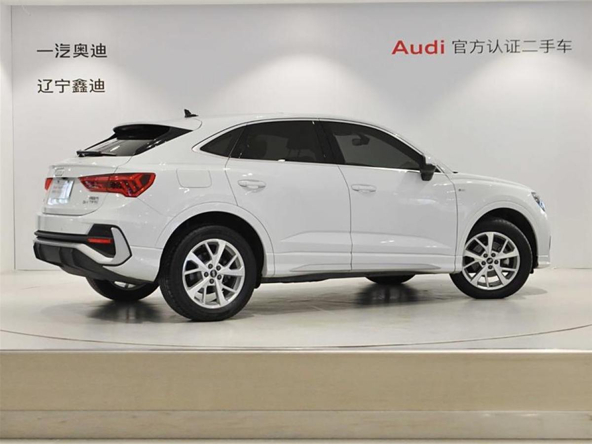 奧迪 奧迪Q3  2022款 35 TFSI 進(jìn)取動(dòng)感型圖片