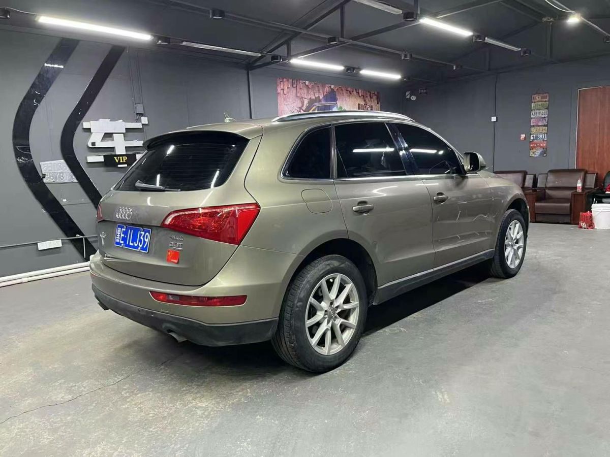 奥迪 奥迪Q5  2010款 Q5 2.0TSI 首发限量版运动版图片