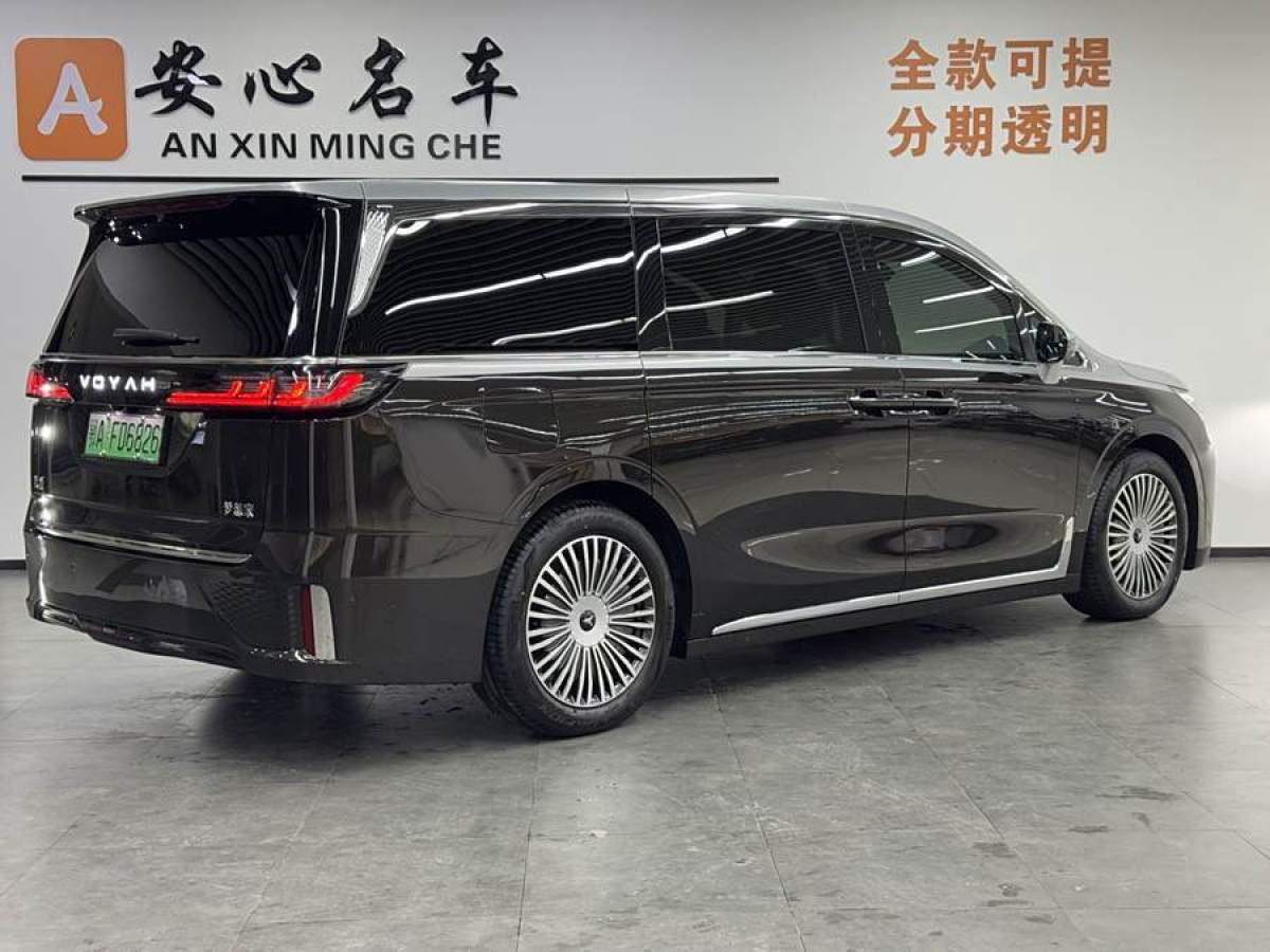 嵐圖 夢(mèng)想家  2025款 PHEV 四驅(qū)旗艦乾??版圖片