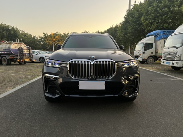 宝马 宝马X7  2020款 xDrive40i 尊享型M运动套装