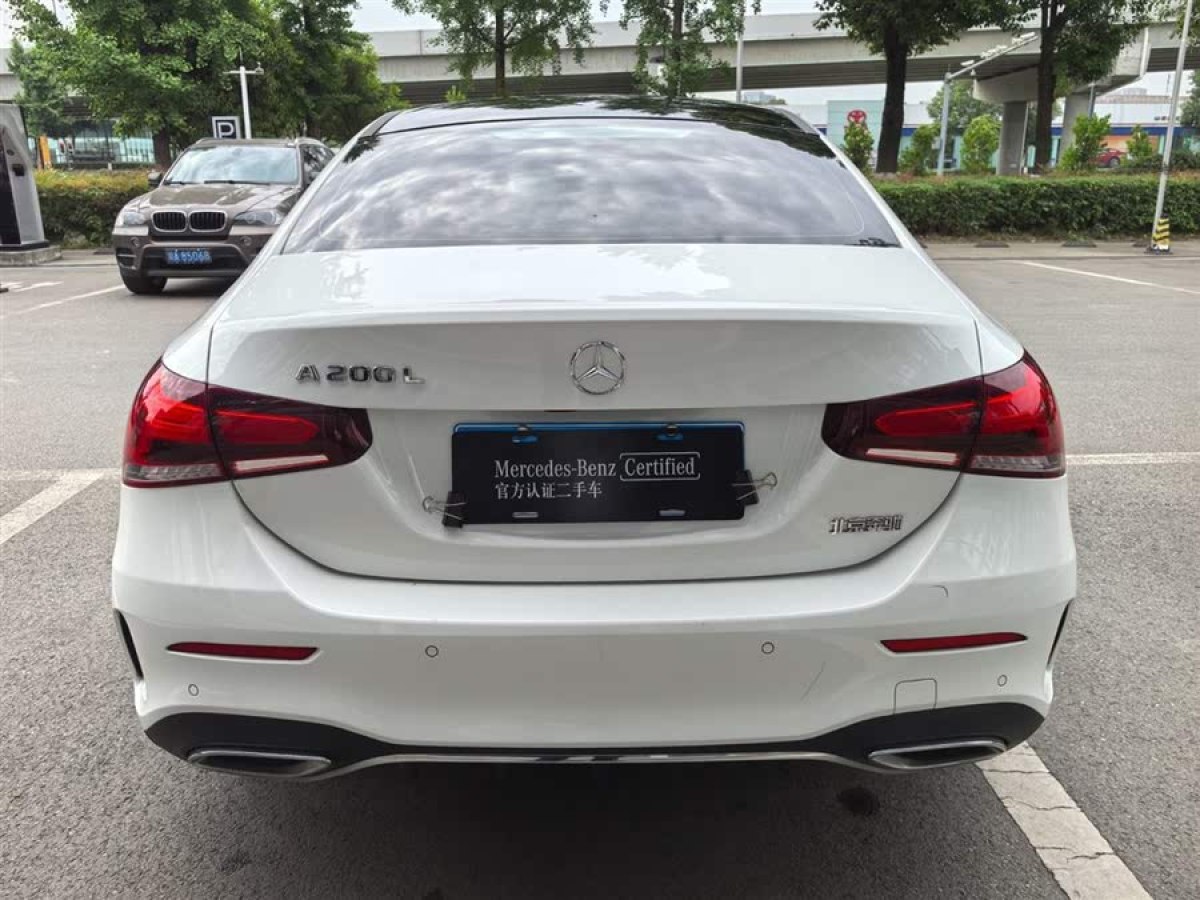 奔馳 奔馳A級  2021款 A 200 L 運動轎車時尚型圖片