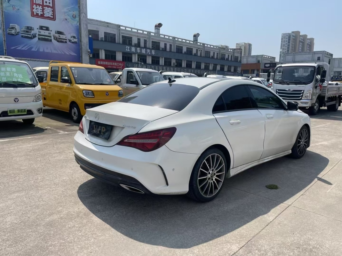 2018年2月奔馳 奔馳CLA級  2017款 CLA 260 4MATIC