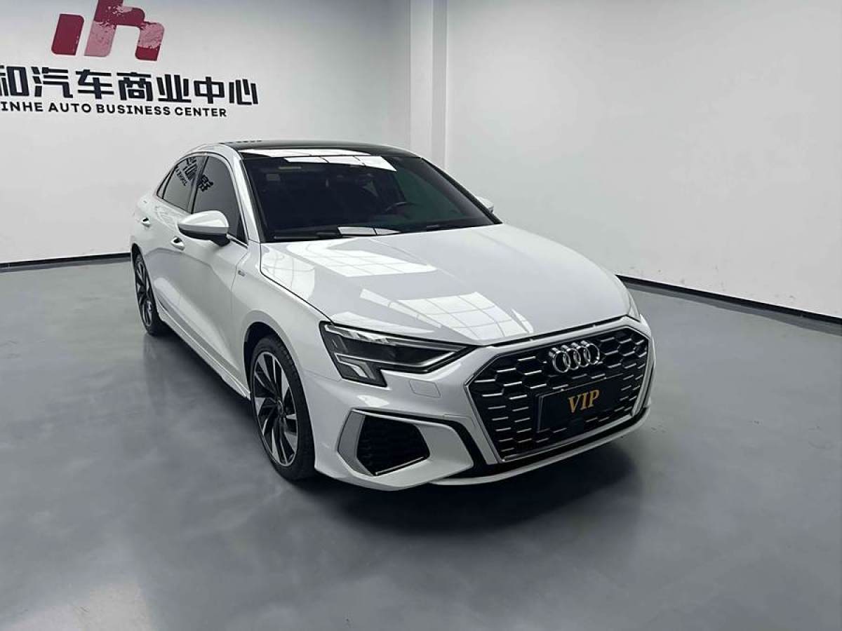 奧迪 奧迪A3  2022款 A3L Limousine 35 TFSI 時(shí)尚運(yùn)動(dòng)型圖片