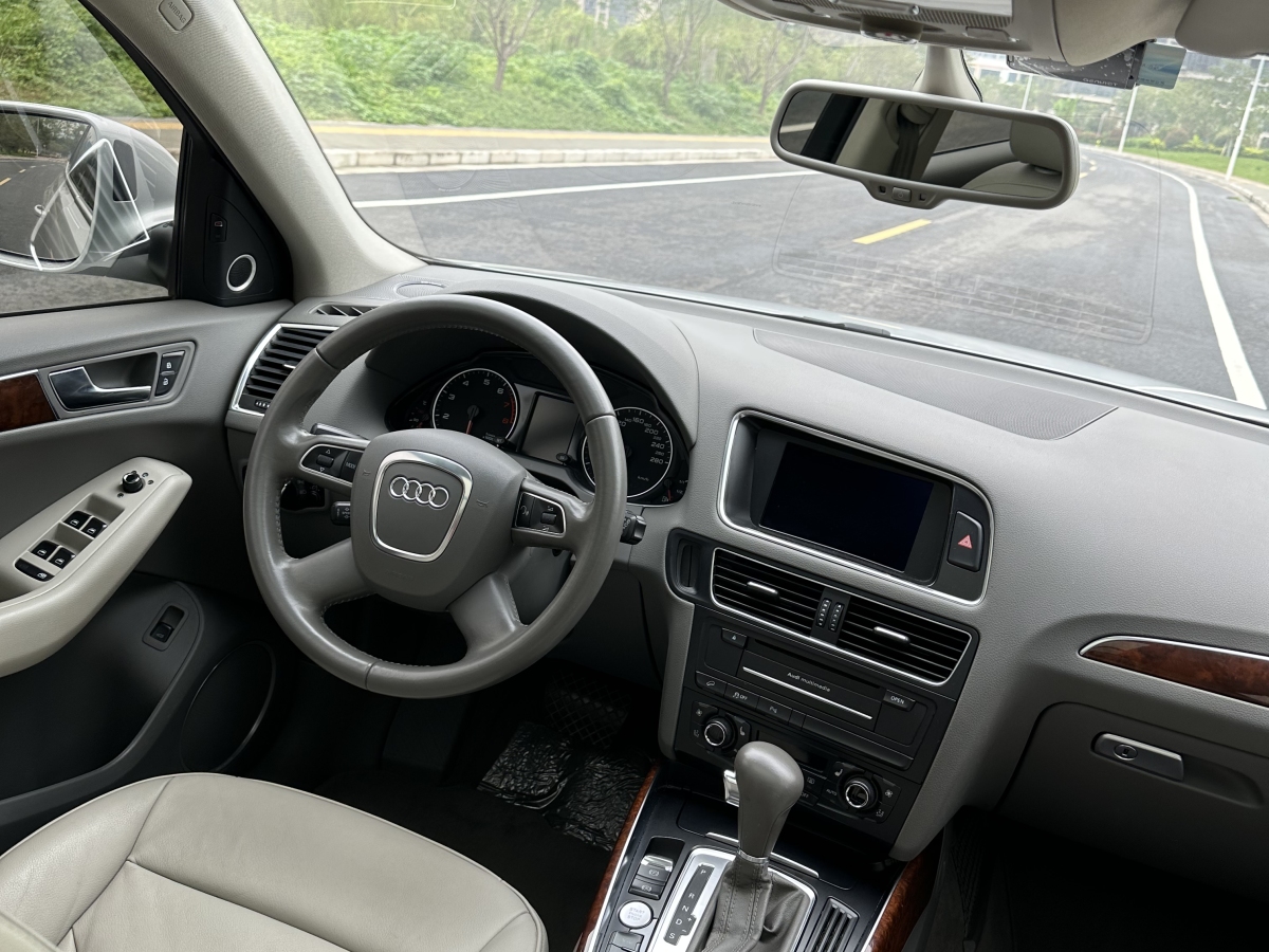 2011年9月奧迪 奧迪Q5  2011款 2.0TFSI 舒適型