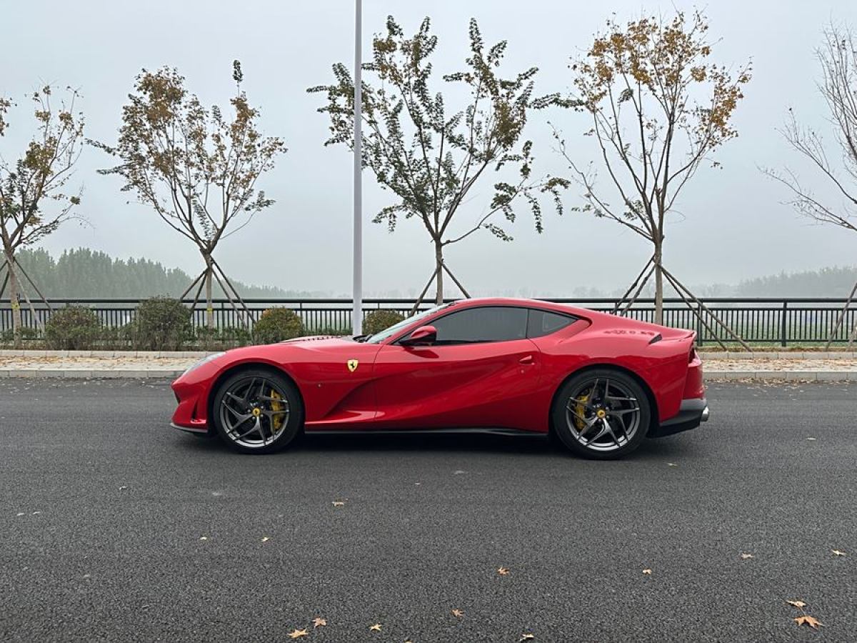 法拉利 812 Superfast  2017款 6.5L 標(biāo)準(zhǔn)型圖片