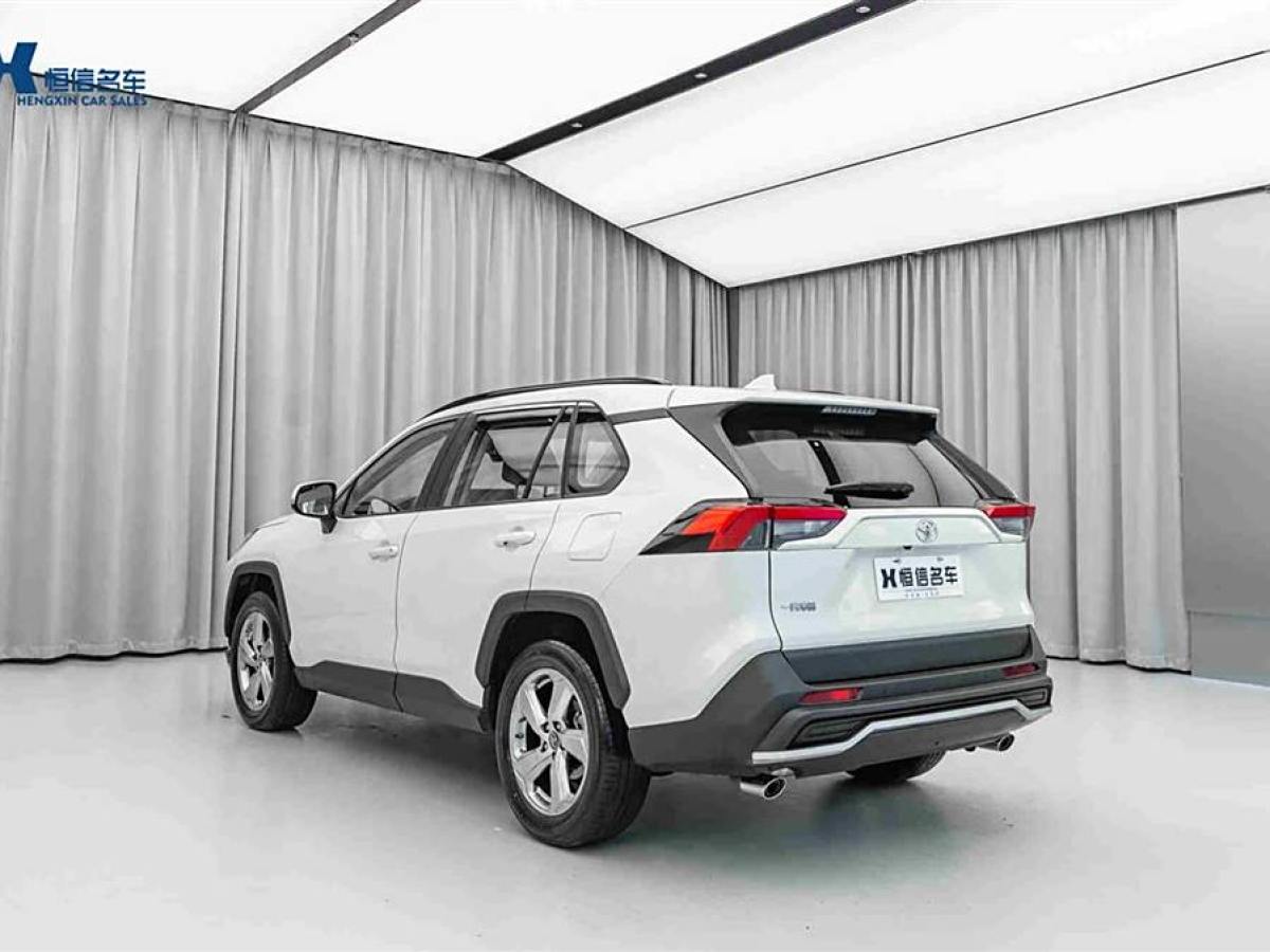 2021年1月豐田 RAV4榮放  2020款 2.0L CVT兩驅(qū)風(fēng)尚PLUS版