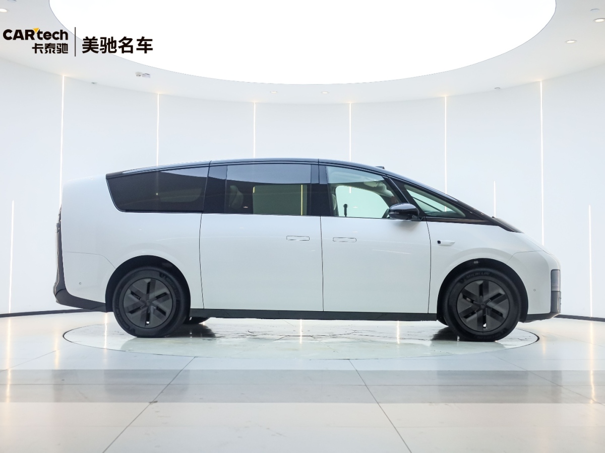 理想汽車(chē) 理想MEGA 2024款 Ultra圖片