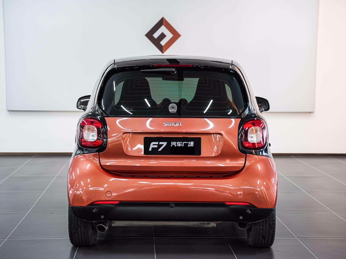 smart fortwo  2015款 1.0L 52千瓦硬頂靈動(dòng)版圖片