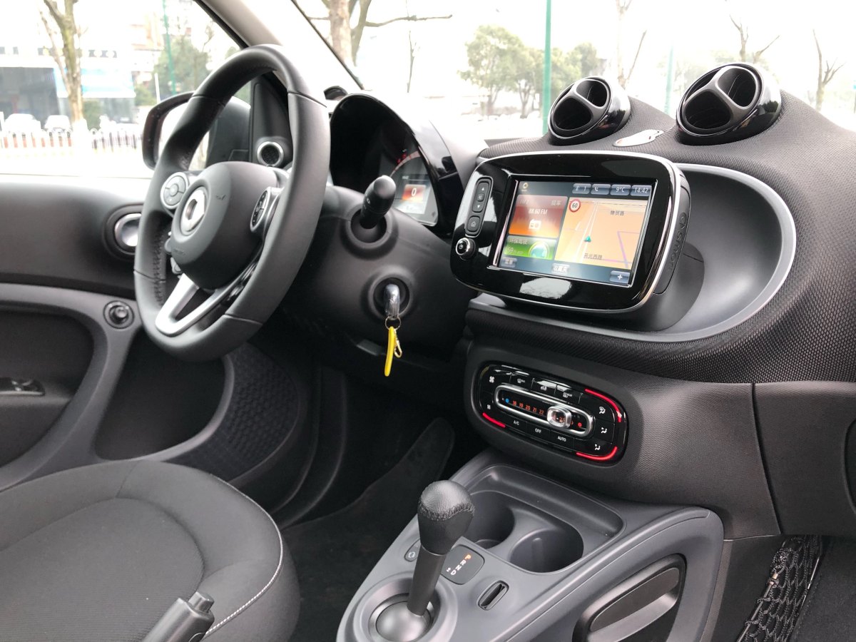 smart fortwo  2017款 1.0L 52千瓦新聲特別版圖片