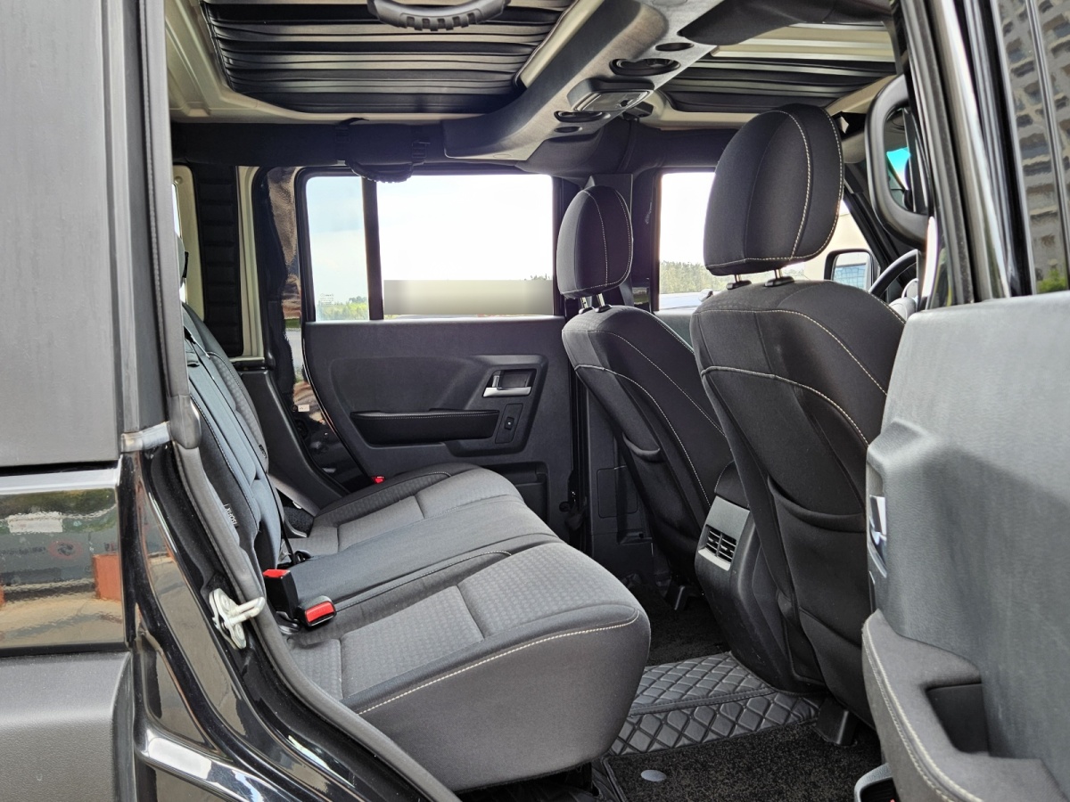 北京 BJ40  2016款 40L 2.0T 手動兩驅(qū)豪華版圖片