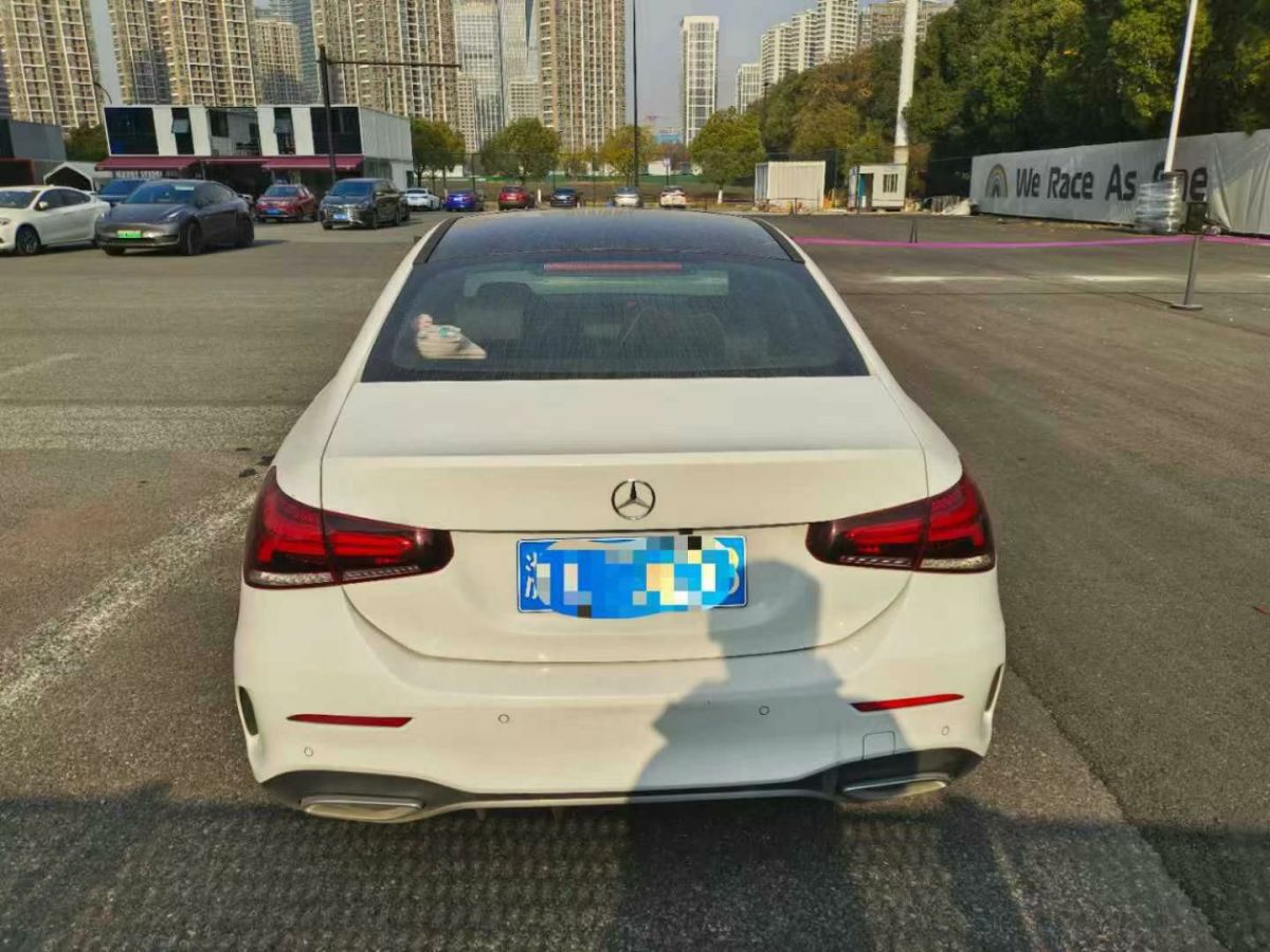 奔馳 奔馳A級  2019款  A 220 L 4MATIC 運動轎車圖片