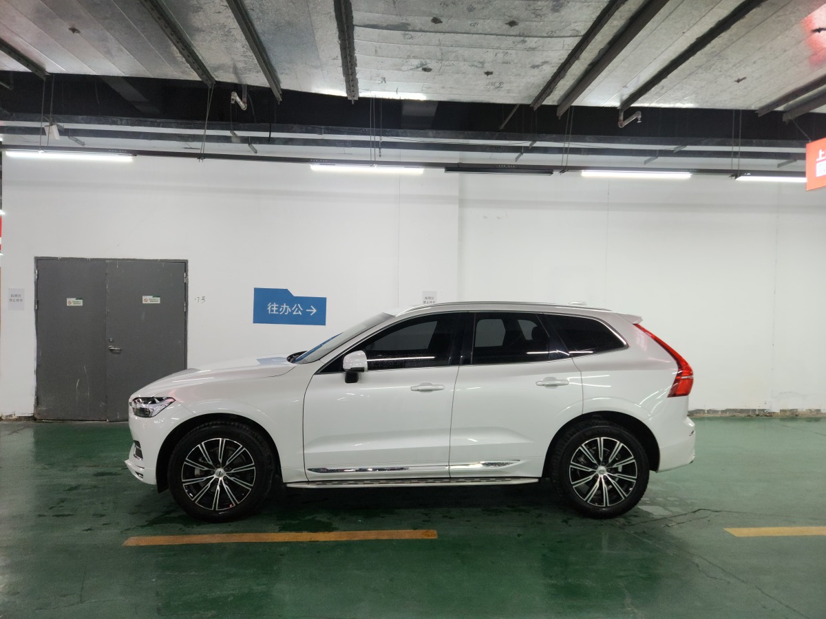 沃爾沃 XC60  2021款 T5 四驅(qū)智遠(yuǎn)豪華版圖片