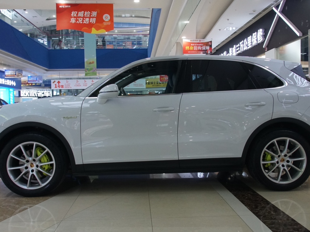 2023年1月保時捷 Cayenne新能源  2022款 Cayenne E-Hybrid 2.0T 鉑金版