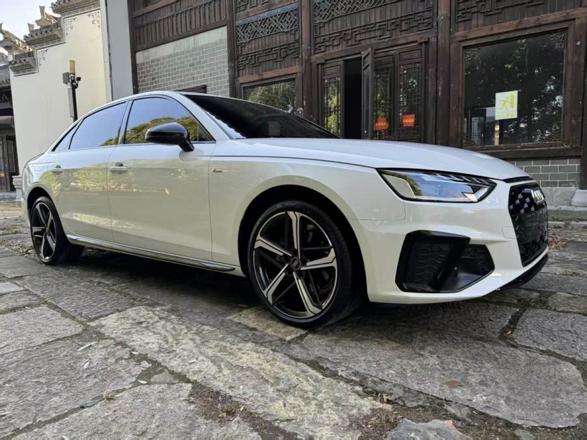 奧迪 奧迪A4L  2023款 40 TFSI 豪華動(dòng)感型圖片