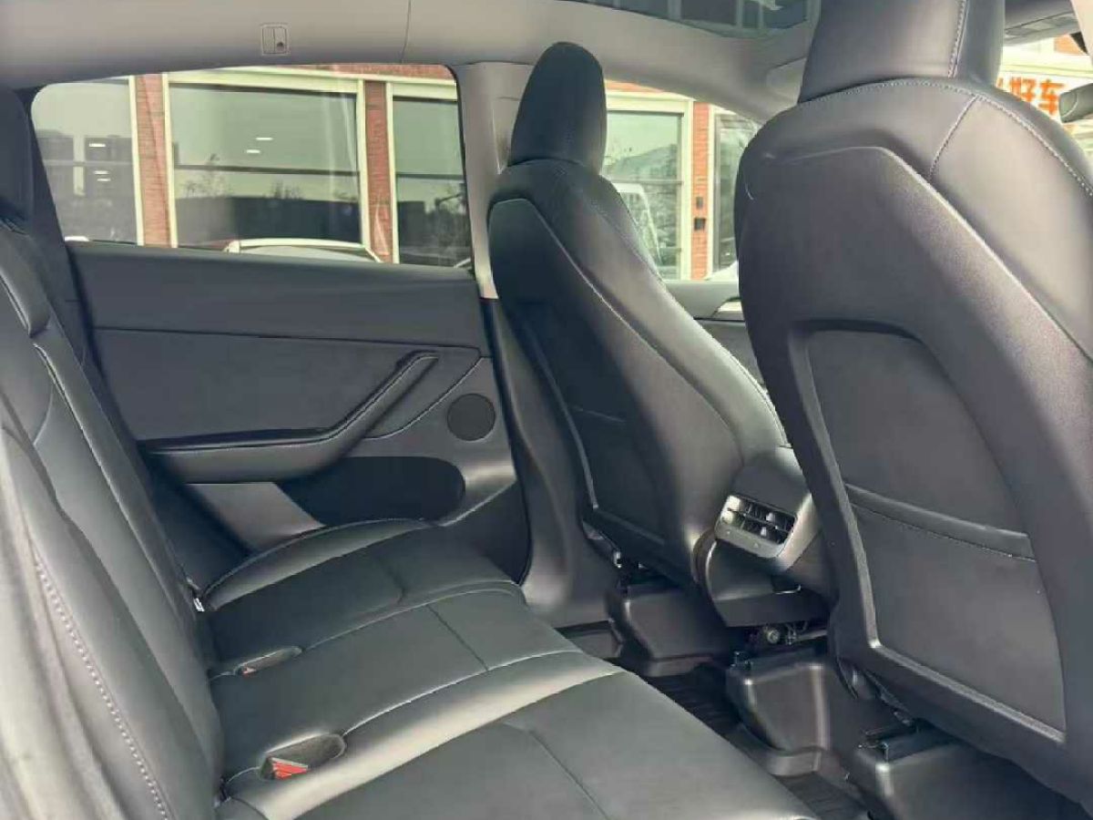 特斯拉 Model S  2023款 三電機(jī)全輪驅(qū)動(dòng) Plaid版圖片