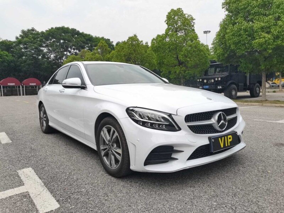 奔馳 奔馳C級  2019款 C 180 L 時尚型運動版圖片