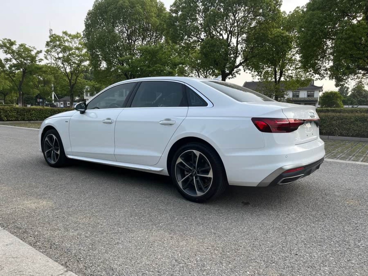 奧迪 奧迪A4L  2024款 40 TFSI 時(shí)尚動(dòng)感型圖片