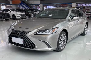 ES 雷克薩斯 300h 卓越版