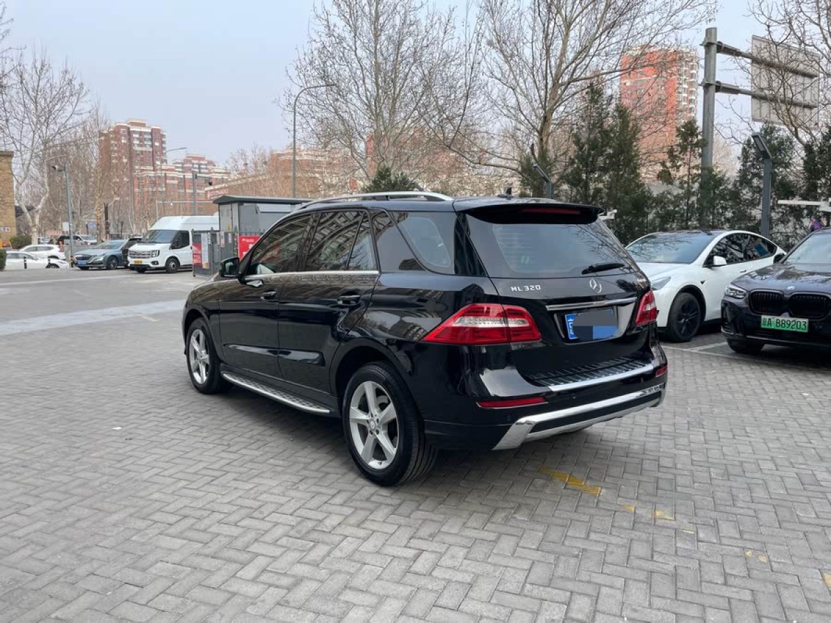 奔馳 奔馳M級(jí)  2014款 ML 320 4MATIC圖片