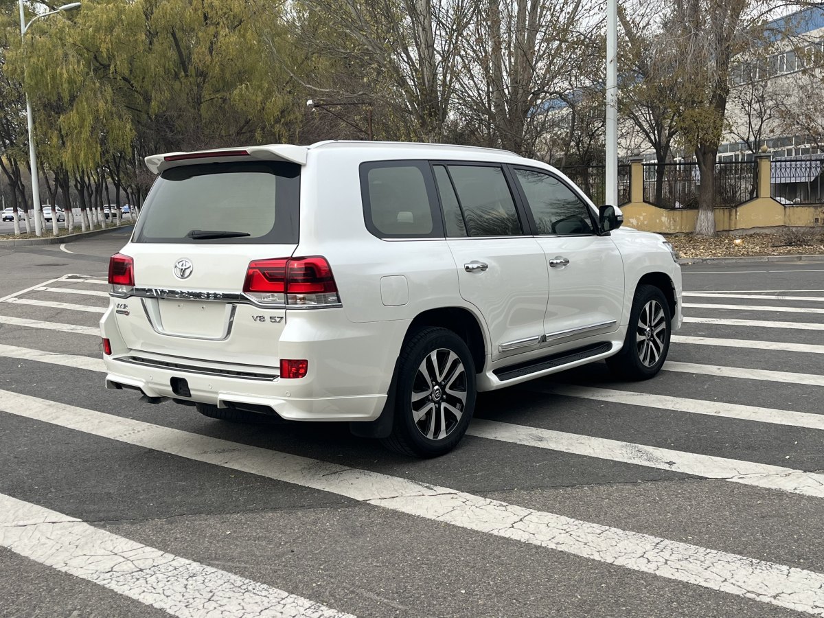 豐田 蘭德酷路澤  2018款 5.7L VX-R 12氣 底升(中東版)圖片